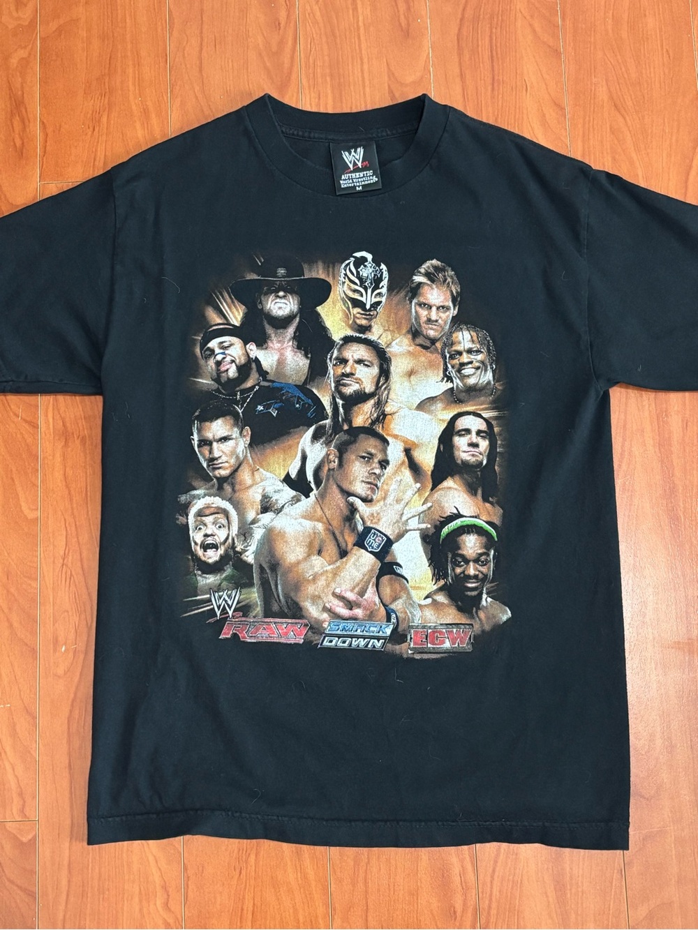 2008 WWE Roster Graphic T-shirt Raw Smackdown ECW - Size Medium